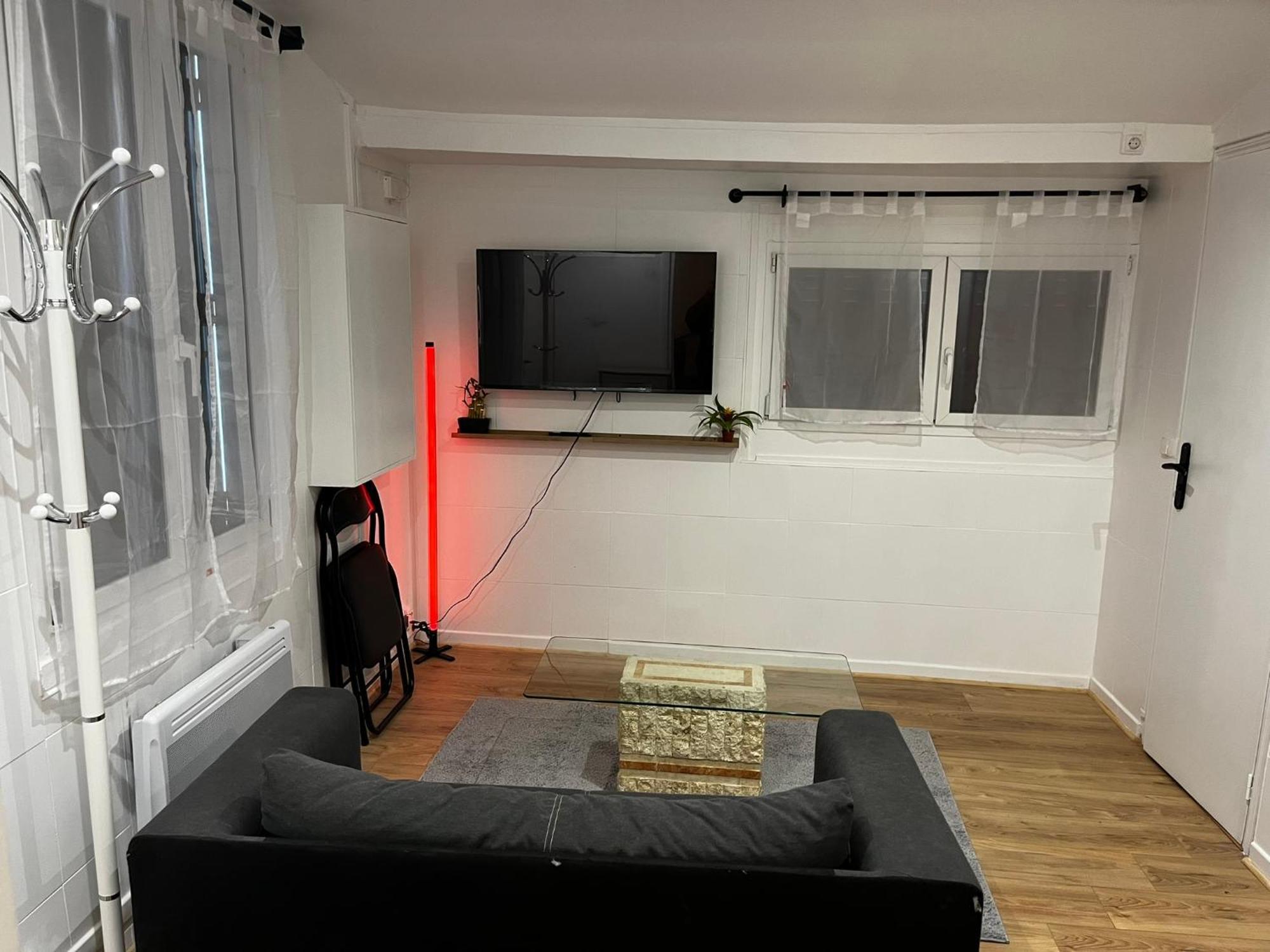 Pavillon, Jacuzzi, Barbec, Netflix, Canal, Bobigny